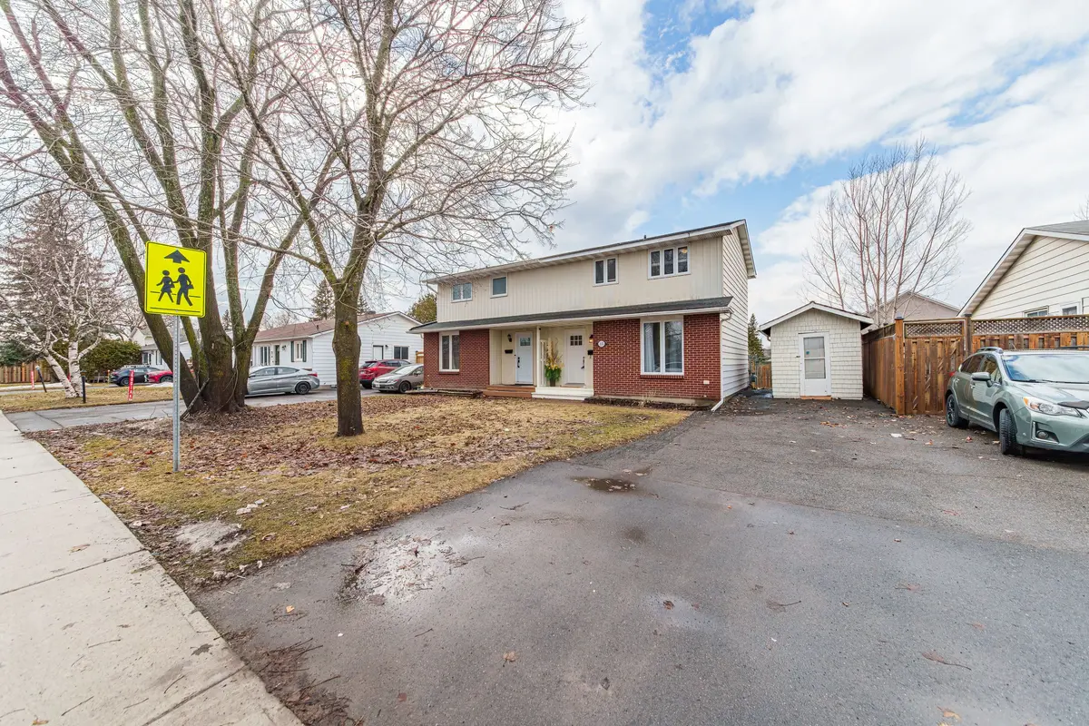 115 Sheldrake DR, Kanata, ON K2L 1T1