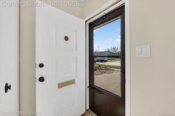 24676 Orchard ST, Taylor, MI 48180