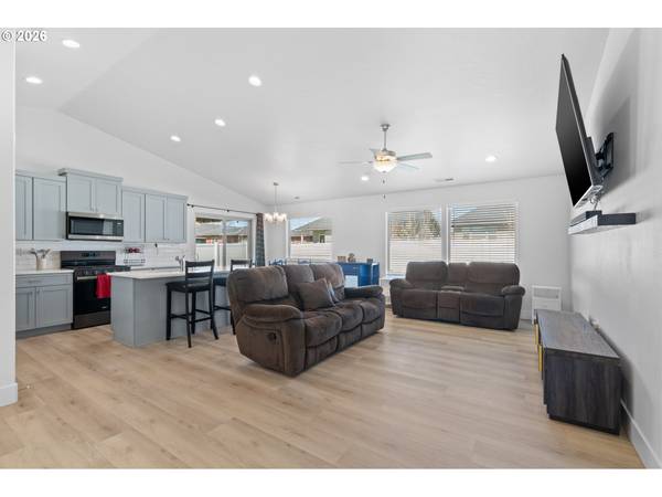 306 SAGE ST, Boardman, OR 97818