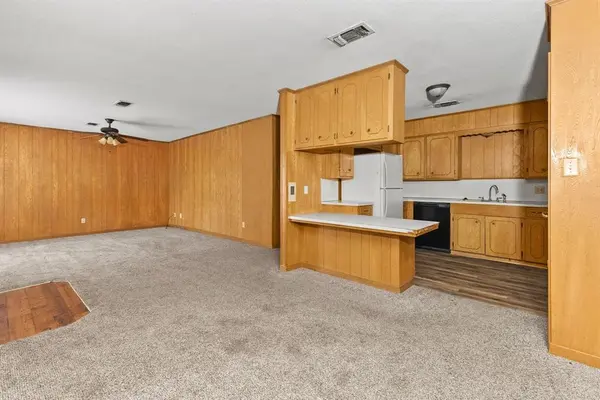 706 S Manson Street, Wolfe City, TX 75496