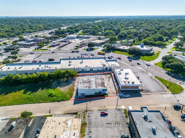 5323 Woodway Drive, Fort Worth, TX 76133