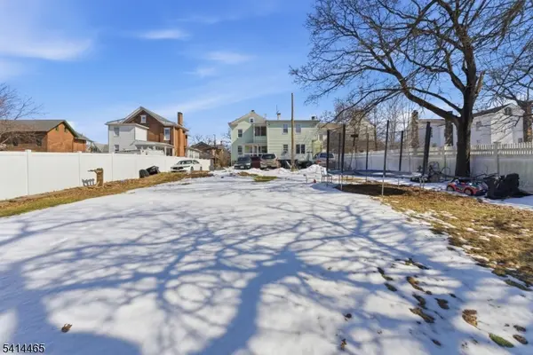 52 Park Ave, Flemington Boro, NJ 08822