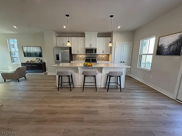 106 E Stiger St, Hackettstown Town, NJ 07840