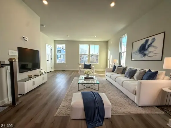 106 E Stiger St, Hackettstown Town, NJ 07840