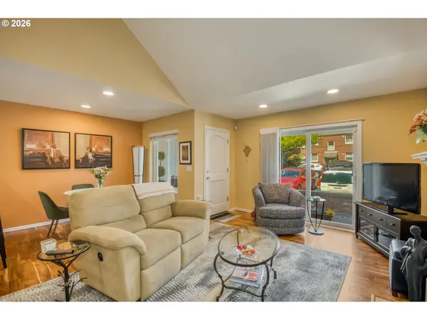 1620 NE GLISAN ST, Portland, OR 97232