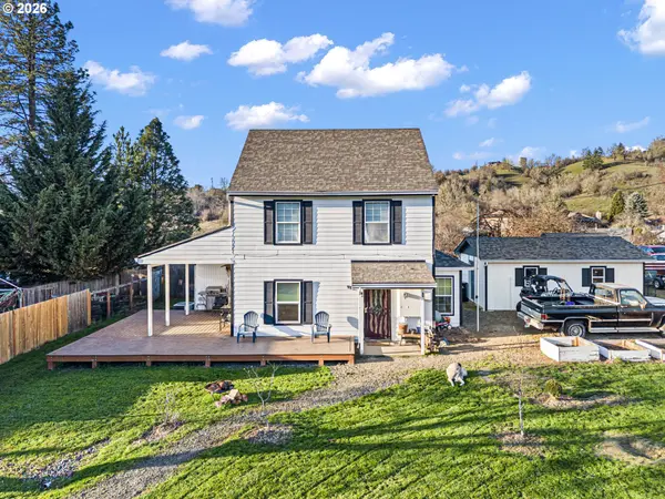 777 OAK ST, Oakland, OR 97462