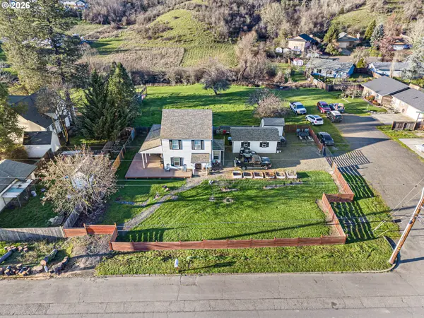 777 OAK ST, Oakland, OR 97462