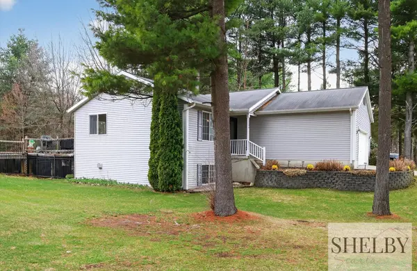 12294 Holmden DR NE, Oakfield Twp, MI 49341