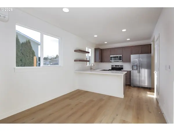 1676 TUCKER RD, Hood River, OR 97031