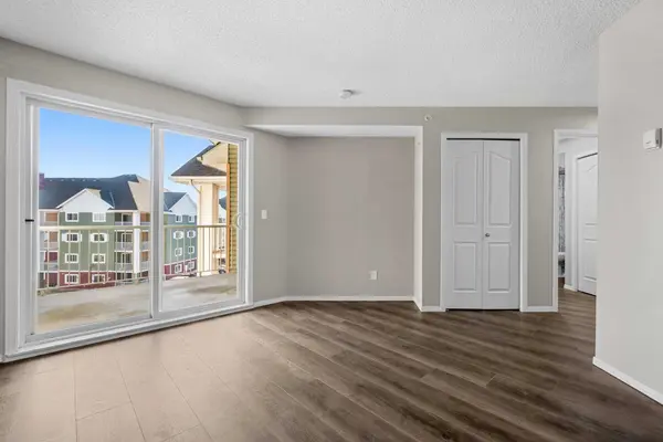 10 Prestwick Bay SE #1411, Calgary, AB T2Z 0E6