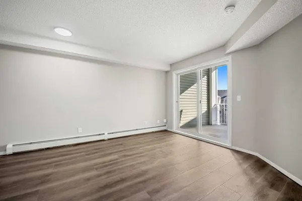 10 Prestwick Bay SE #1411, Calgary, AB T2Z 0E6