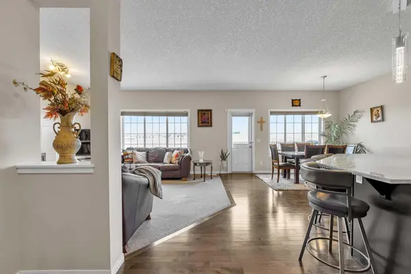 87 Panton LNDG NW, Calgary, AB T3K 0W4