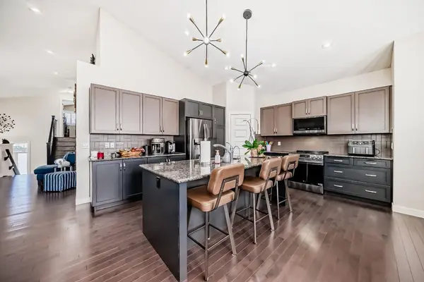 612 Montgomery Close SE, High River, AB T1V0B7