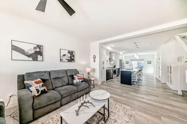 37 Legacy Glen PT SE, Calgary, AB T2X 4T2