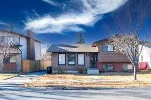 304 Whitefield DR NE, Calgary, AB T1Y5J3