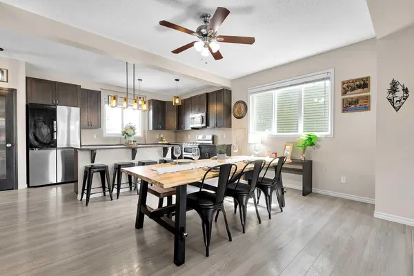 151 Heritage DR, Cochrane, AB T4C0Y3