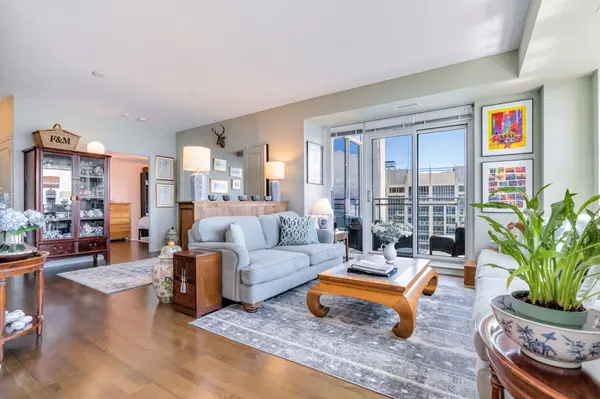 628 Fleet ST #2704, Toronto C01, ON M5V 1A8