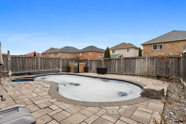 1612 Rockaway ST, Oshawa, ON L1K 0L8