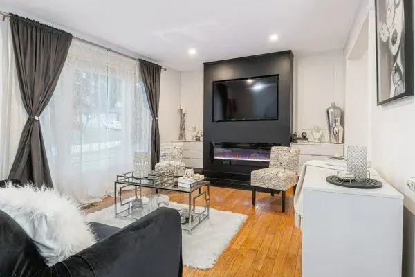 32 Harland CRES, Ajax, ON L1S 1J9