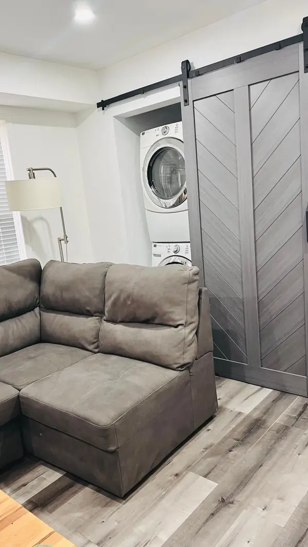 1873 Dalhousie CRES, Oshawa, ON L1G 8C4