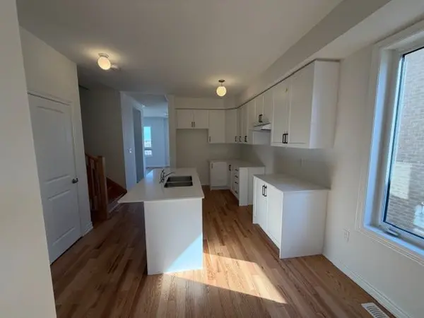 2906 Peter Matthews DR, Pickering, ON L1V 2P8