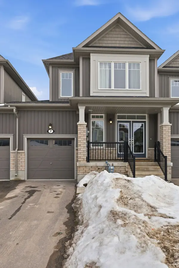 7 Albany ST, Collingwood, ON L9Y 3V3