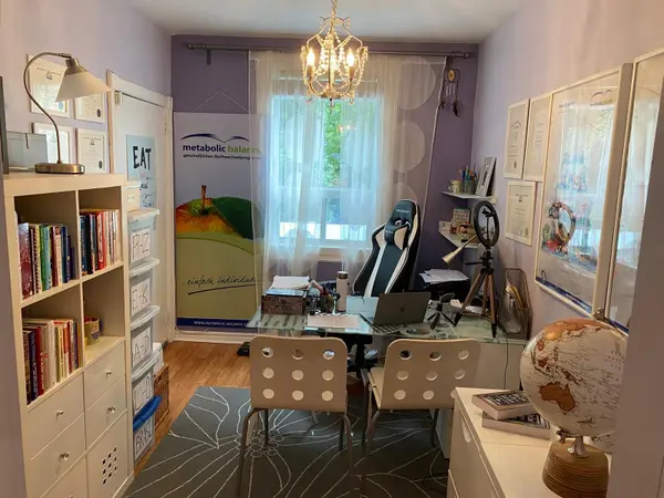 172 Eileen AVE, Toronto W03, ON M6N 1W1