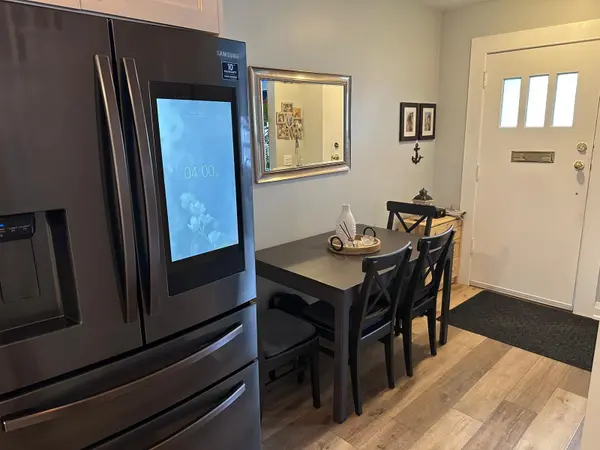 172 Eileen AVE, Toronto W03, ON M6N 1W1