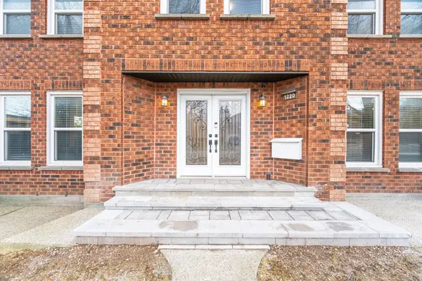 1220 Thoresby DR, Oakville, ON L6J 7K3