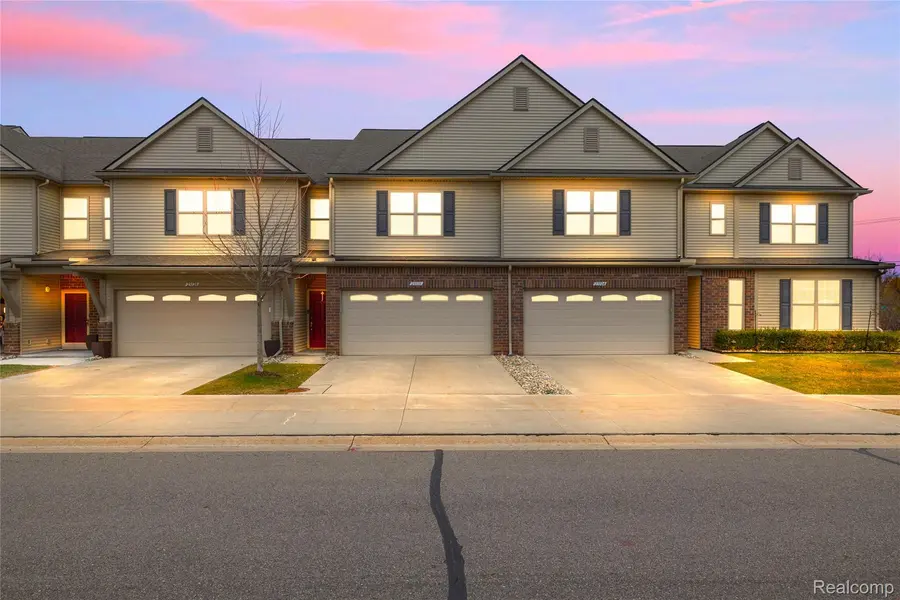 23116 Clarewood ST, Macomb Township, MI 48042