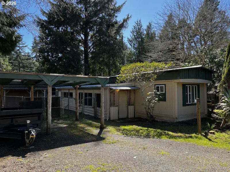 85141 Cedar DR, Florence, OR 97439