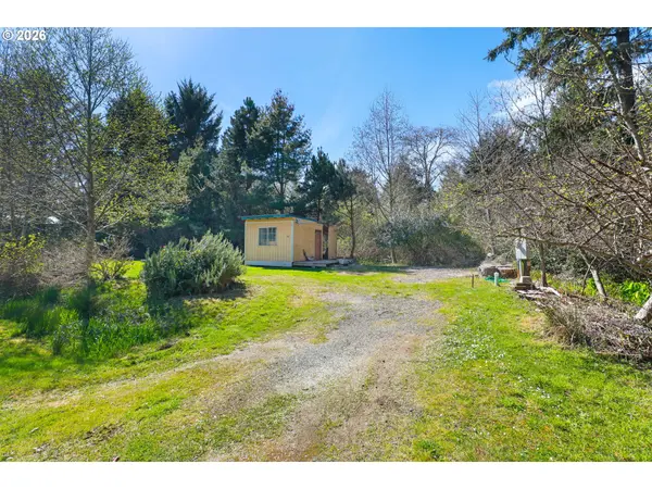 945 S BEACON ST, Rockaway Beach, OR 97136