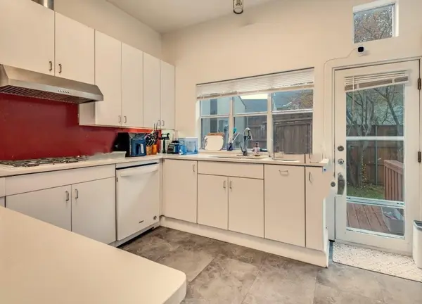 4232 Las Brisas Court, Irving, TX 75038