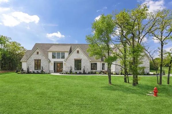 1716 Private, Burleson, TX 76028