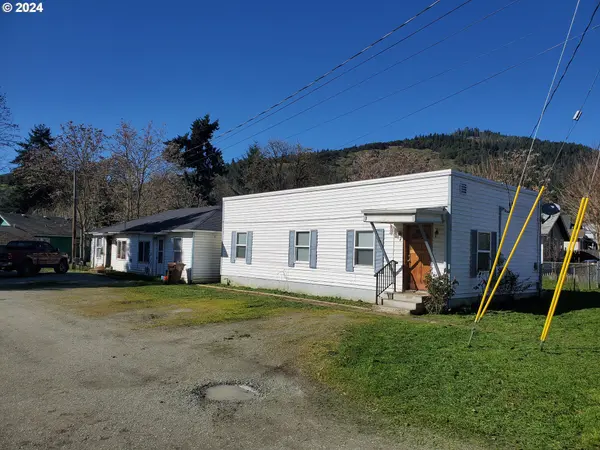 204 NE PINE AVE, Myrtle Creek, OR 97457