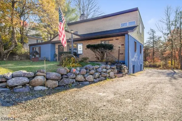 11 Bushwick Ln, West Milford Twp., NJ 07480