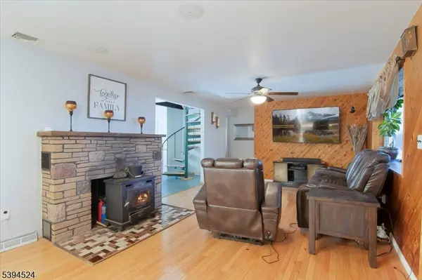 11 Bushwick Ln, West Milford Twp., NJ 07480