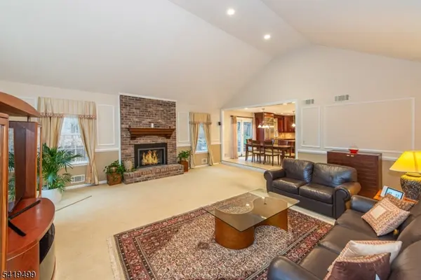 4 Summit Lane, Roxbury Twp., NJ 07876