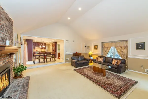 4 Summit Lane, Roxbury Twp., NJ 07876