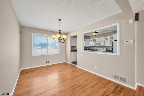 24 Carolyn Rd, Belleville Twp., NJ 07109