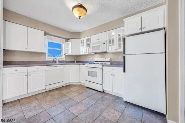 24 Carolyn Rd, Belleville Twp., NJ 07109