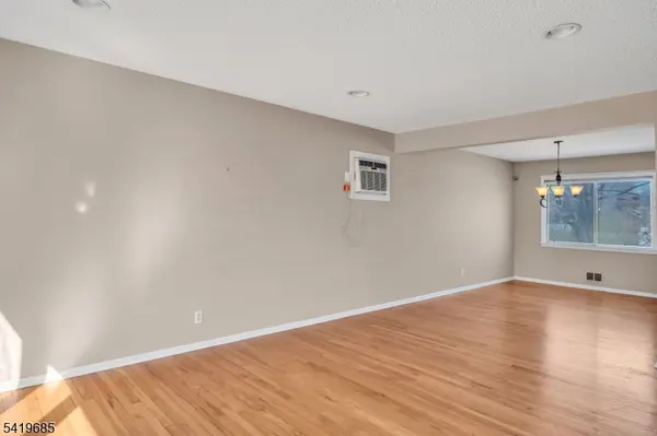 24 Carolyn Rd, Belleville Twp., NJ 07109