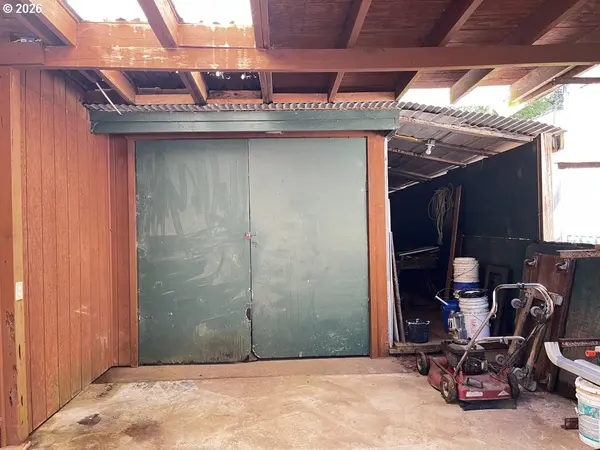 85122 Cedar DR, Florence, OR 97439