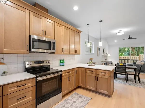 2250 NE 207th PL, Fairview, OR 97024