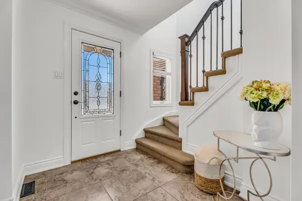 1197 Beaver Valley CRES, Oshawa, ON L1J 8N1