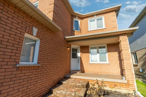 1040 Beaver Valley CRES, Oshawa, ON L1J 8N2