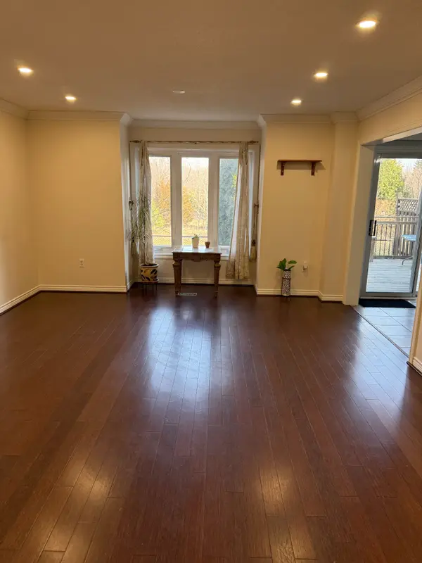 196 Pressed Brick DR, Brampton, ON L6V 4K7