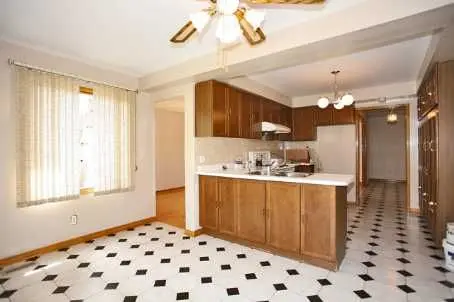 4461 Weymouth Commons CRES #Upper, Mississauga, ON L5R 1P5