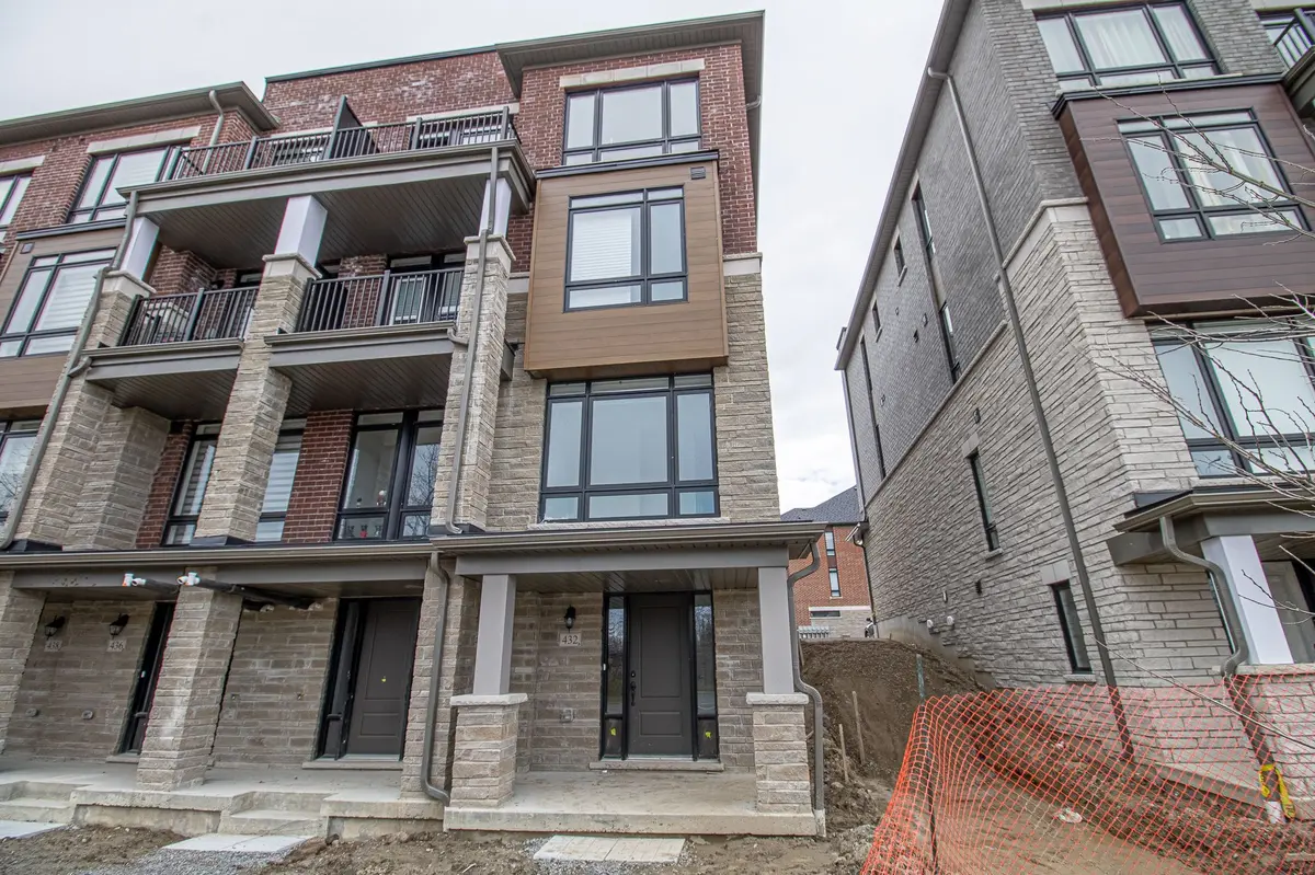 432 Salem RD, Ajax, ON L1S 7S9