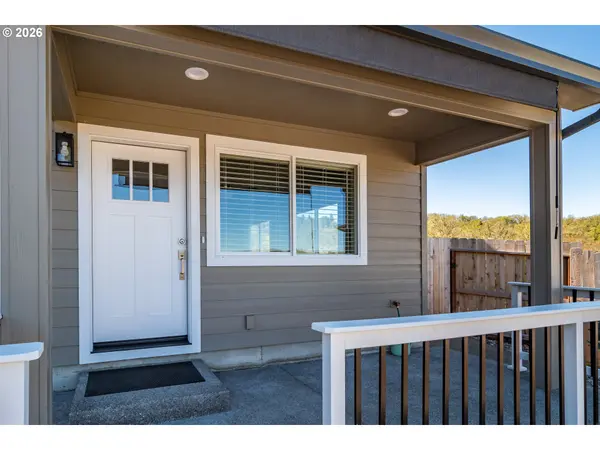 1542 W THYME DR, Roseburg, OR 97471